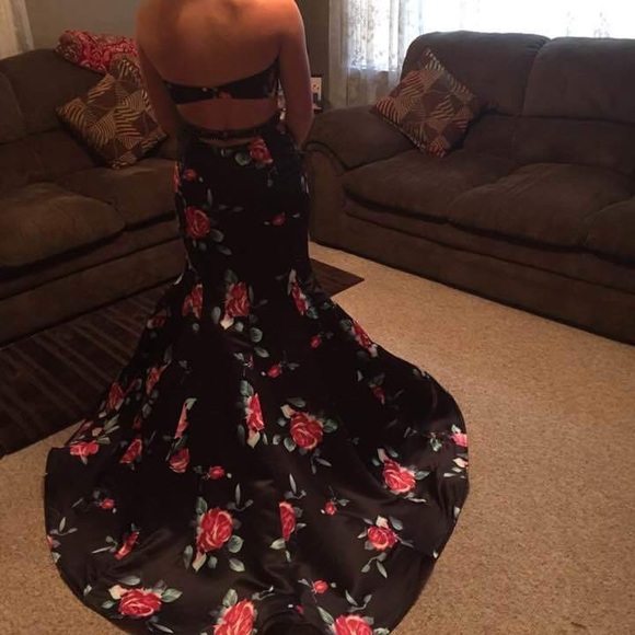 Dress! - Picture 2 of 2